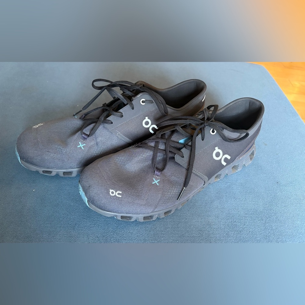 On Running Cloud Men’s Sneakers
